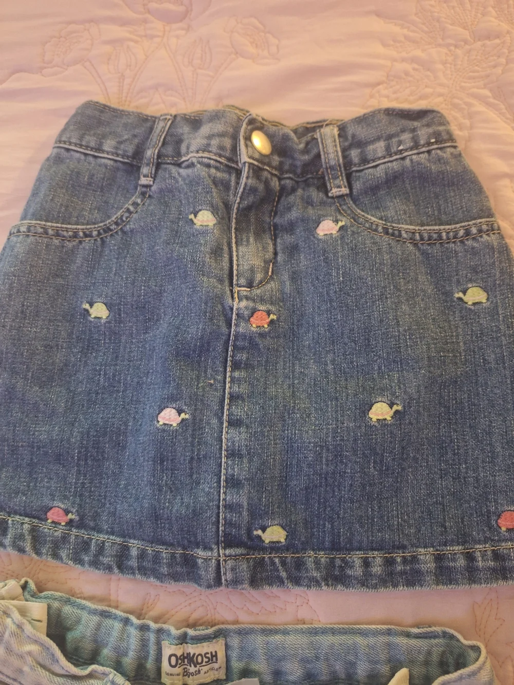 OshKosh B'gosh Light Blue Star Denim Shorts for Kids - Lot Size 5/6